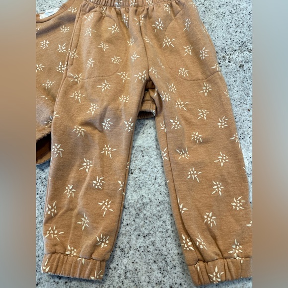 Jessica Simpson Jogger Set 2T - Picture 6 of 10